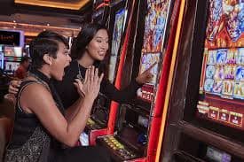 qplay88 deposit screen showing DANA OVO GoPay payment options on mobile